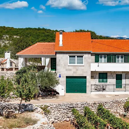 House Quattro